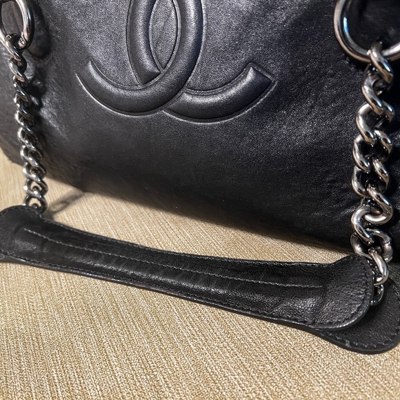 Chanel Perfect Day Tote Black Leather - Picture 8 of 16